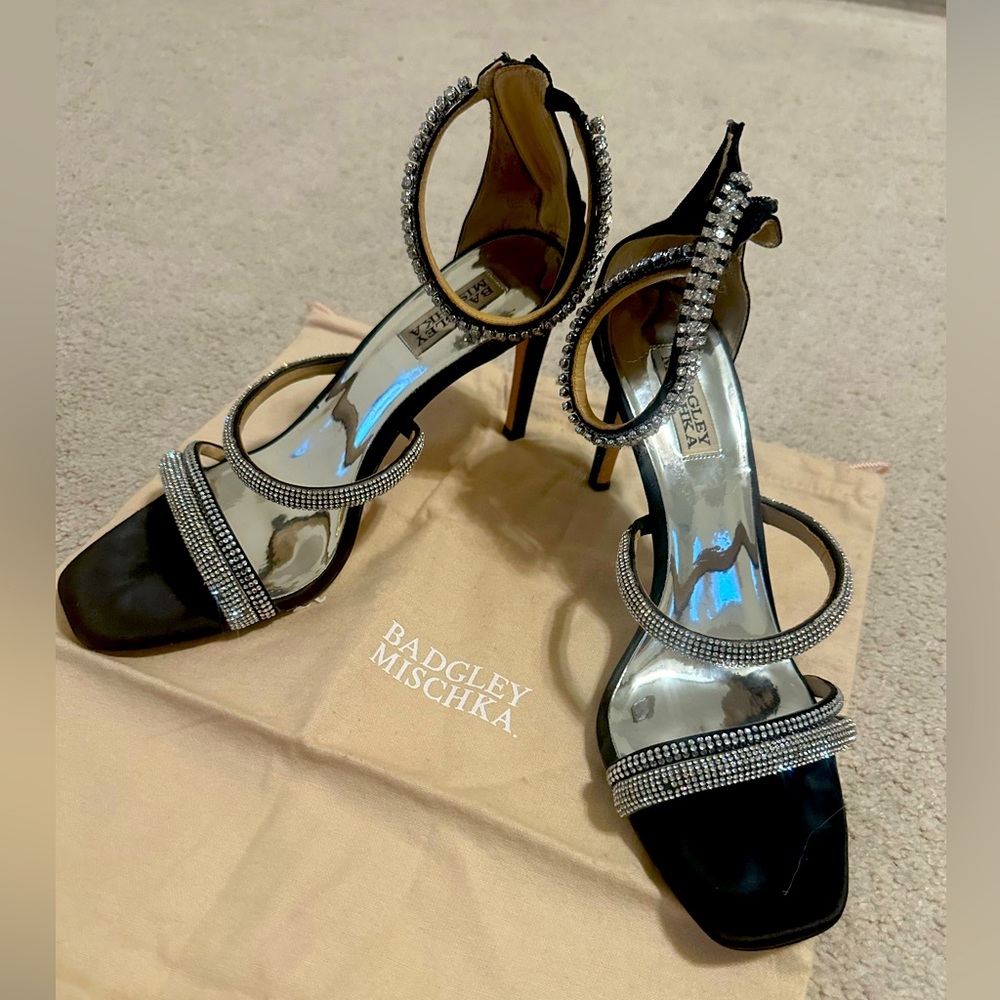 Bangles Mischka Formal Pair of Heels